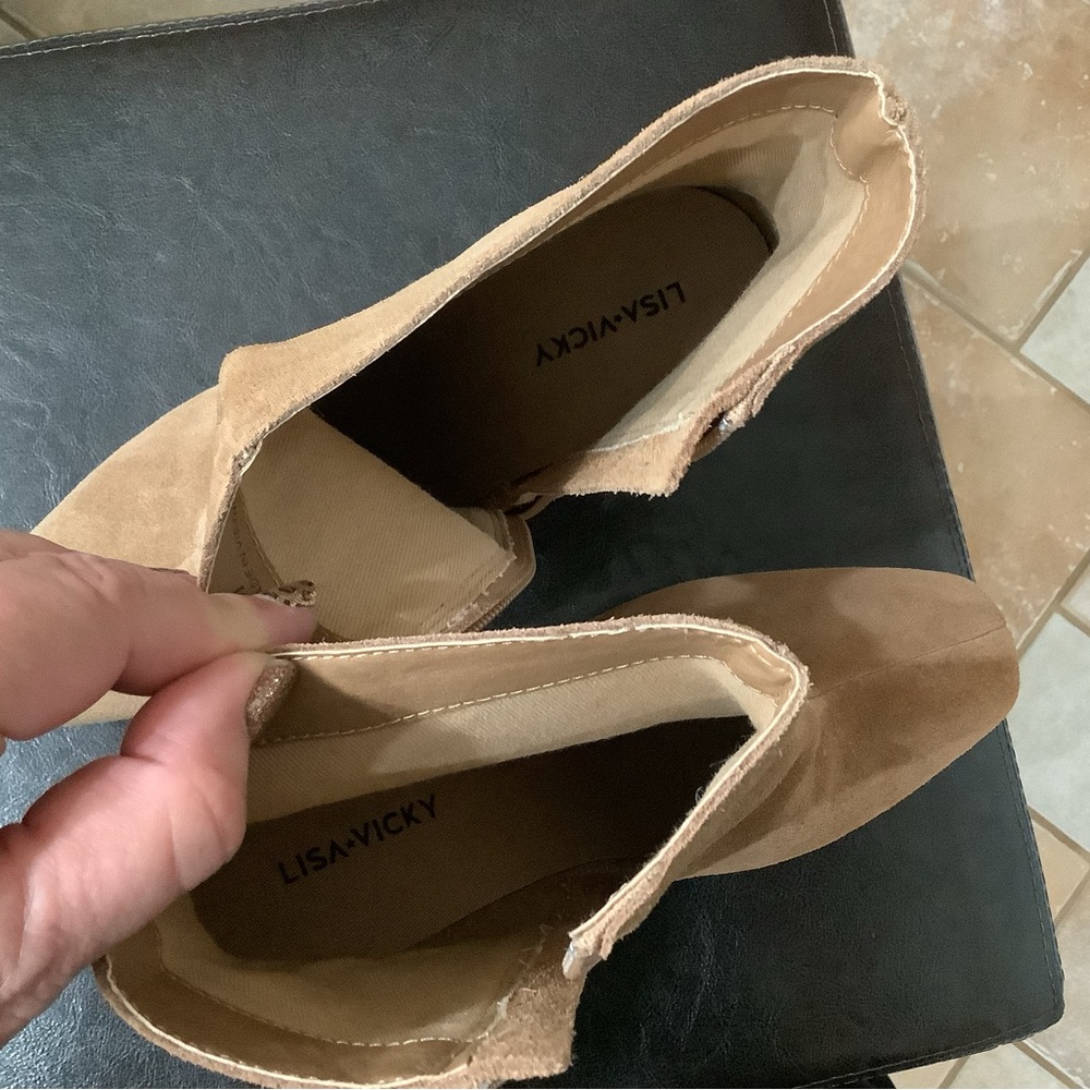 Suede platform block heel ankle bootie. NIB. SZ. 9 ( camel shade) - Picture 4 of 6
